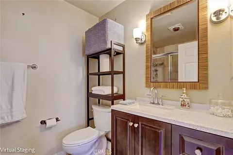 Bath - 20253 Keswick, Winnetka, CA 91306 photo 1 of 3