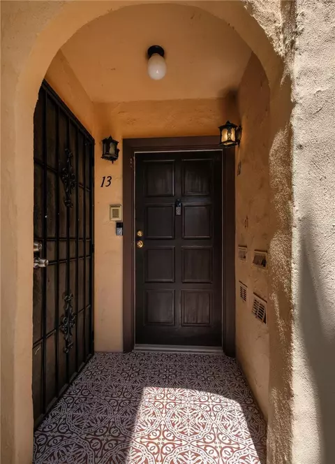 8155 Manitoba St, Playa Del Rey, CA 90293