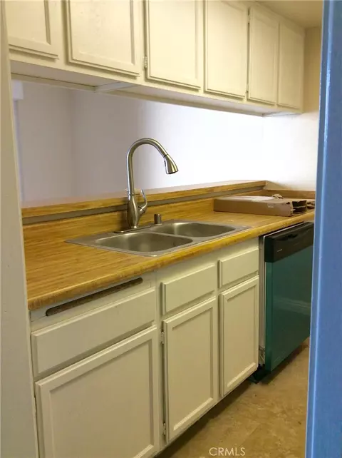 153 S Wilmington, Compton, CA 90220 photo 3