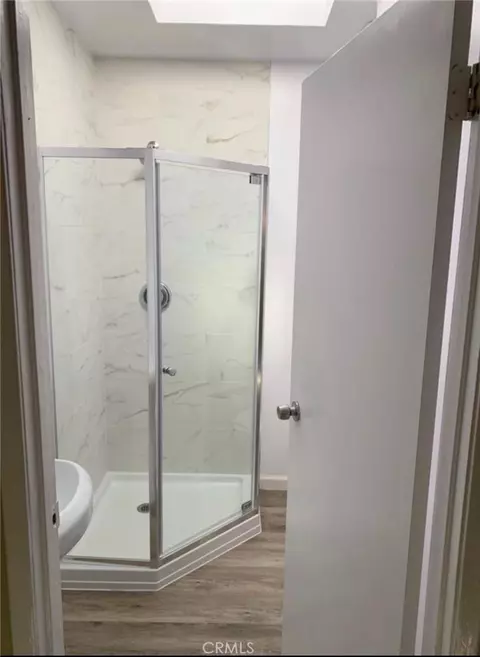 Bath - 932 Walnut, Long Beach, CA 90813 photo 6 of 6