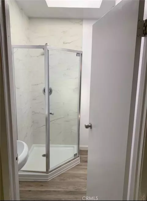 Bath - 932 Walnut, Long Beach, CA 90813 photo 6 of 6