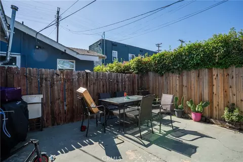 Exterior - 932 Walnut, Long Beach, CA 90813 photo 3 of 4