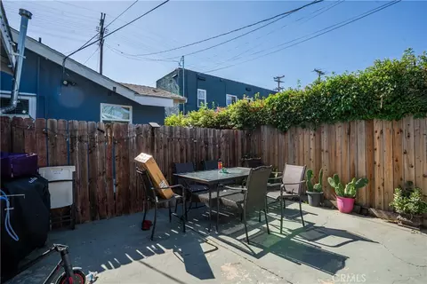 Exterior - 932 Walnut, Long Beach, CA 90813 photo 3 of 4