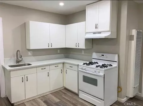 Kitchen - 932 Walnut, Long Beach, CA 90813 photo 2 of 2