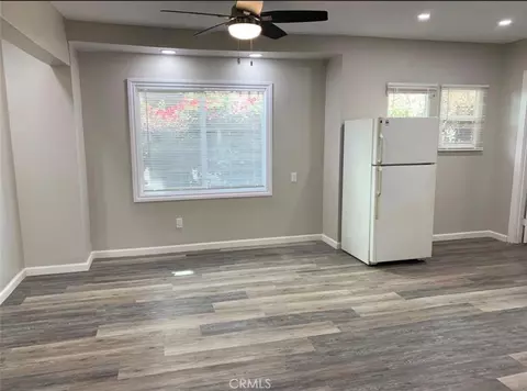 Living - 932 Walnut, Long Beach, CA 90813 photo 2 of 2