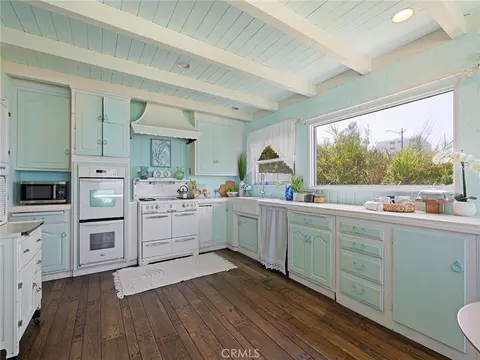 Kitchen - 809 Esplanade, Redondo Beach, CA 90277 photo 1 of 4
