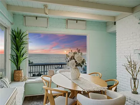 Dining - 809 Esplanade, Redondo Beach, CA 90277 photo 3 of 4