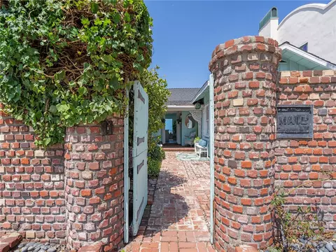 Exterior - 809 Esplanade, Redondo Beach, CA 90277 photo 2 of 11