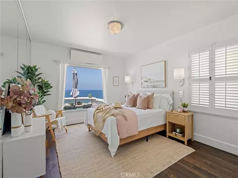 Bedroom - 809 Esplanade, Redondo Beach, CA 90277 photo 1 of 8
