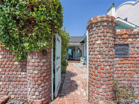 Exterior - 809 Esplanade, Redondo Beach, CA 90277 photo 2 of 14