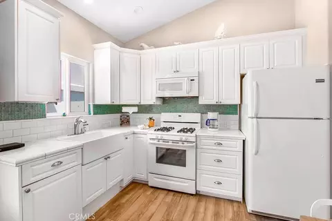 Kitchen - 359 Sumner, Avalon, CA 90704 photo 4 of 6