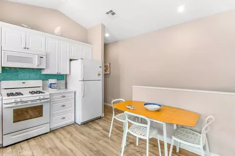 Kitchen - 359 Sumner, Avalon, CA 90704 photo 1 of 2