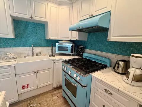 Kitchen - 359 Sumner, Avalon, CA 90704 photo 3 of 6