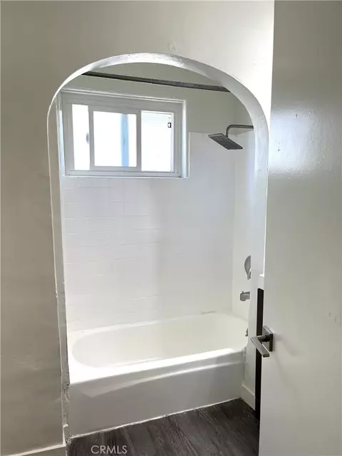 Bath - 1439 Cedar, Long Beach, CA 90813 photo 2 of 2