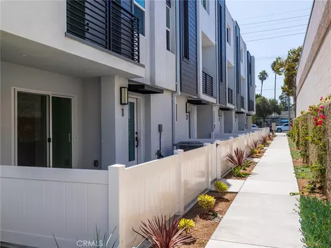Exterior - 123 E 223rd #3, Carson, CA 90745 photo 4 of 10