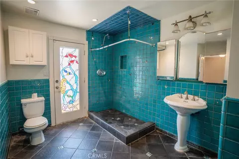 Bath - 993 Verona, Fullerton, CA 92835 photo 5 of 5