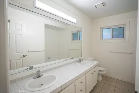 Bath - 993 Verona, Fullerton, CA 92835 photo 3 of 5