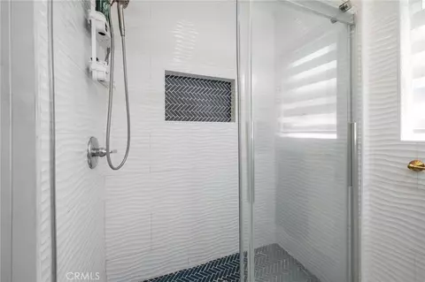 Bath - 728 W Cressey, Compton, CA 90222 photo 2 of 2