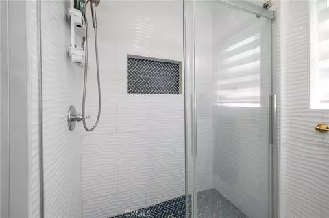 Bath - 728 W Cressey, Compton, CA 90222 photo 2 of 2