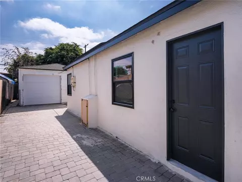Exterior - 5910 Walnut Ave, Long Beach, CA 90805 photo 4 of 7