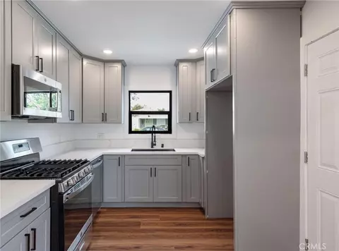 Kitchen - 5910 Walnut Ave, Long Beach, CA 90805 photo 1 of 2
