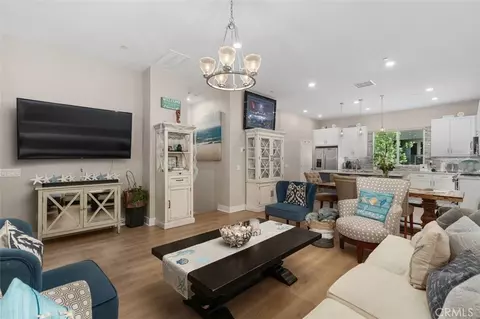 1642 W Saratoga Ln, San Pedro, CA 90732
