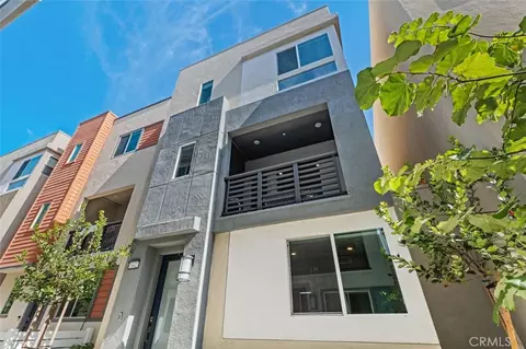 1642 W Saratoga Ln, San Pedro, CA 90732