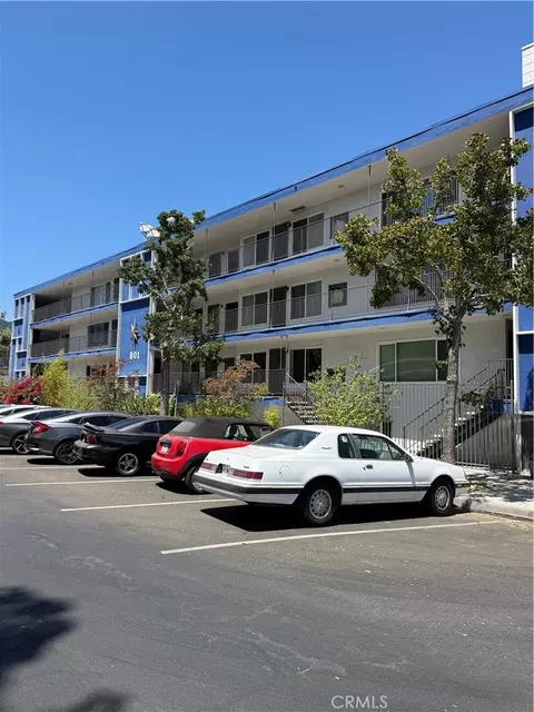 801 E 1st St #10, Long Beach, CA 90802 photo 4