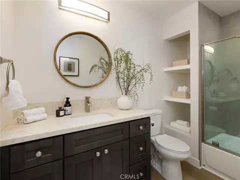 Bath - 460 Mount Carmel Dr, Glendale, CA 91206 photo 3 of 4