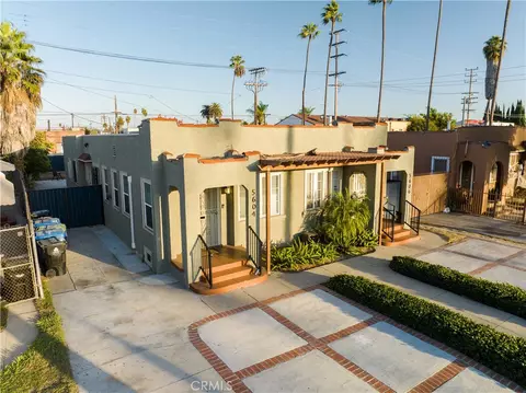 5604 S Manhattan Pl, Los Angeles, CA 90062