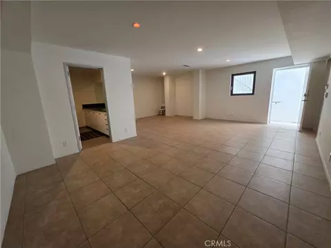 Living - 9 Temple, Long Beach, CA 90803 photo 2 of 2