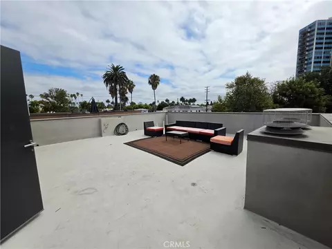 Exterior - 9 Temple, Long Beach, CA 90803 photo 6 of 14