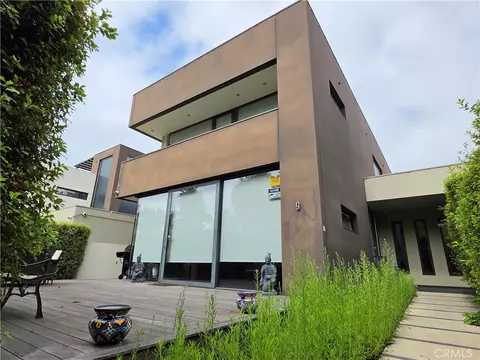 Exterior - 9 Temple, Long Beach, CA 90803 photo 4 of 14