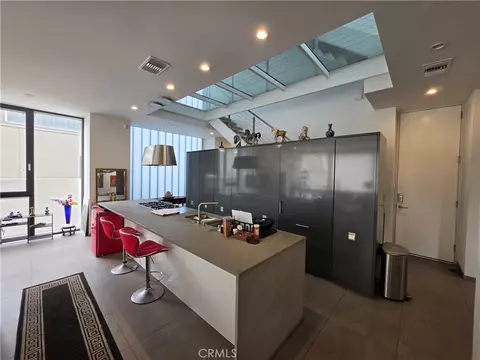Kitchen - 9 Temple, Long Beach, CA 90803 photo 2 of 4