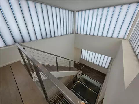 Entry Way - 9 Temple, Long Beach, CA 90803 photo 3 of 3