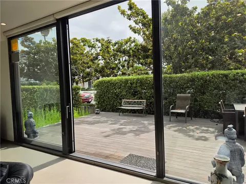 Exterior - 9 Temple, Long Beach, CA 90803 photo 2 of 14