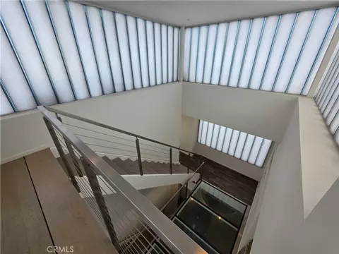 Entry Way - 9 Temple, Long Beach, CA 90803 photo 3 of 3