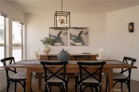 647 1st Pl, Hermosa Beach, CA 90254
