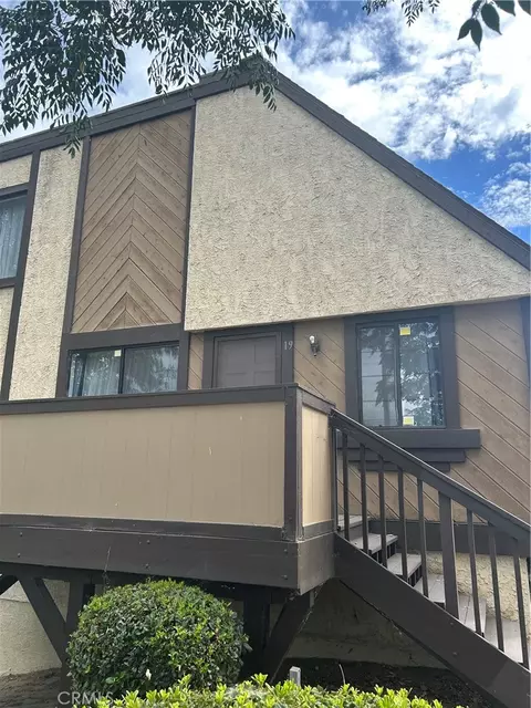 11300 Foothill Blvd #19, Sylmar, CA 91342