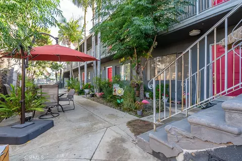Exterior - 1056 E 6th St, Long Beach, CA 90802 photo 6 of 8