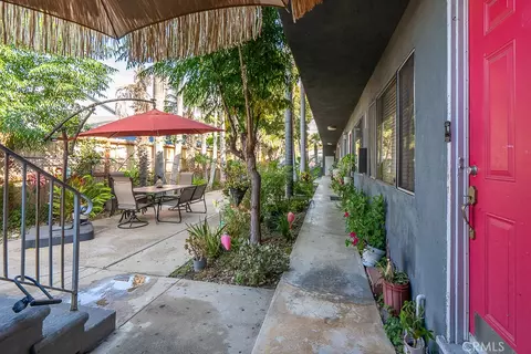 Exterior - 1056 E 6th St, Long Beach, CA 90802 photo 7 of 8