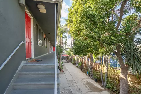 Exterior - 1056 E 6th St, Long Beach, CA 90802 photo 3 of 8