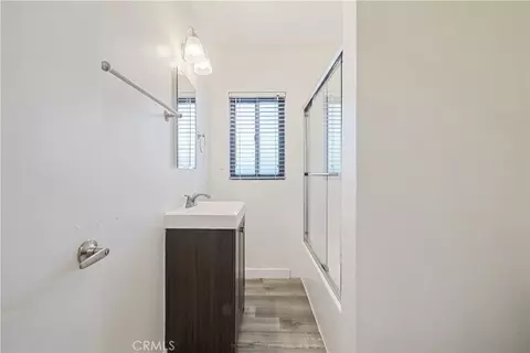Bath - 1056 E 6th St, Long Beach, CA 90802 photo 2 of 2