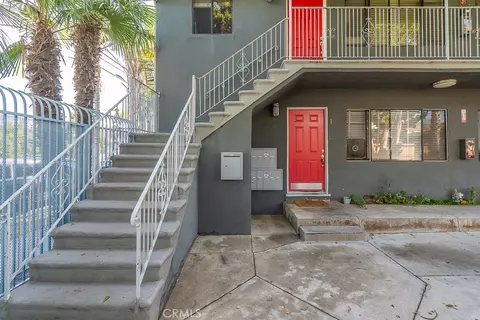 Exterior - 1056 E 6th St, Long Beach, CA 90802 photo 2 of 8