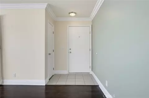 Entry Way - 1401 E 3rd St #16, Long Beach, CA 90802 photo 1 of 3