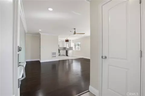 Entry Way - 1401 E 3rd St #16, Long Beach, CA 90802 photo 2 of 3