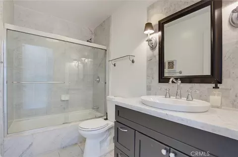 Bath - 1401 E 3rd St #16, Long Beach, CA 90802 photo 1 of 3