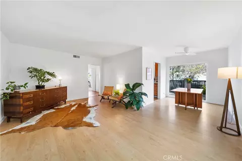 Living - 311 Cherry, Long Beach, CA 90802 photo 2 of 4