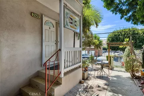 Exterior - 240 Hampton Dr, Venice, CA 90291 photo 4 of 12
