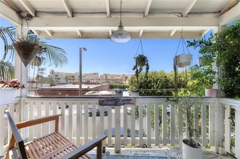 Exterior - 240 Hampton Dr, Venice, CA 90291 photo 5 of 12